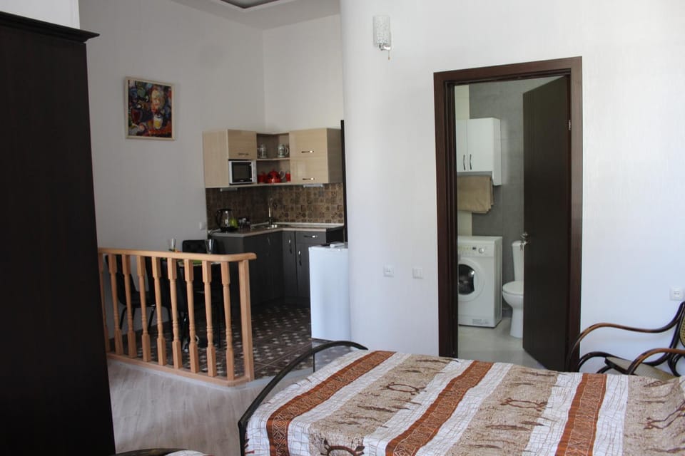 Guest House on Gia Abesadze Street Bed and Breakfast in Tbilisi, Georgia