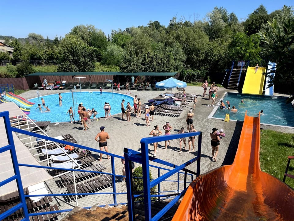Day, People, Aqua park, Pool view, Swimming pool, children, group of guests, sunbed