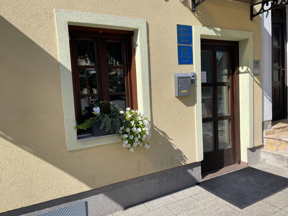 Apartments Petra Apartment in Lika-Senj County