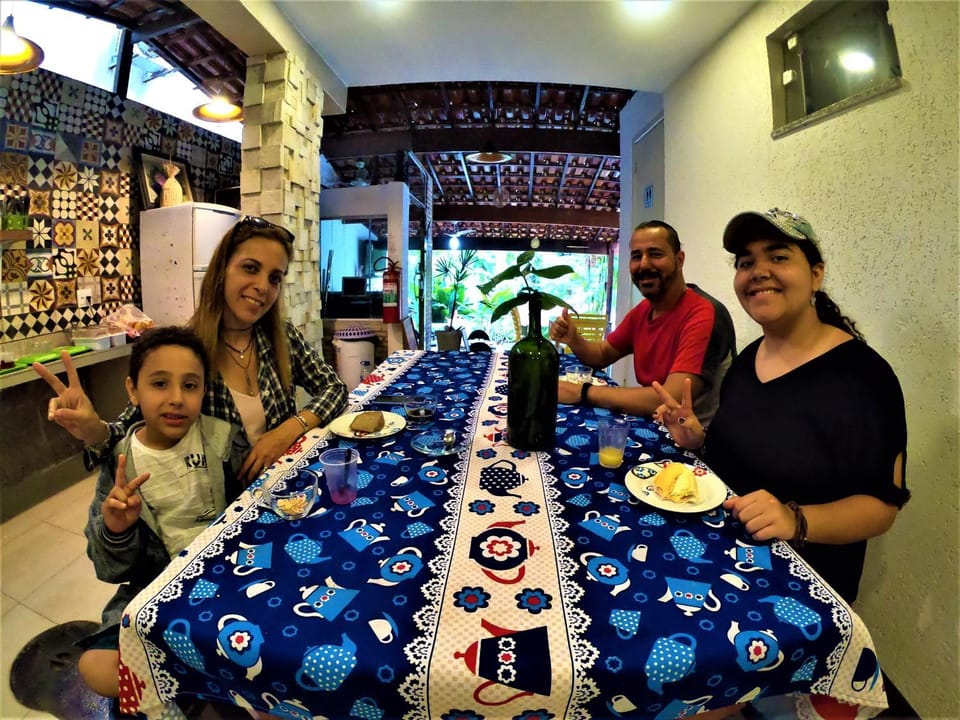 Food and drinks, Dining area, Breakfast, Family