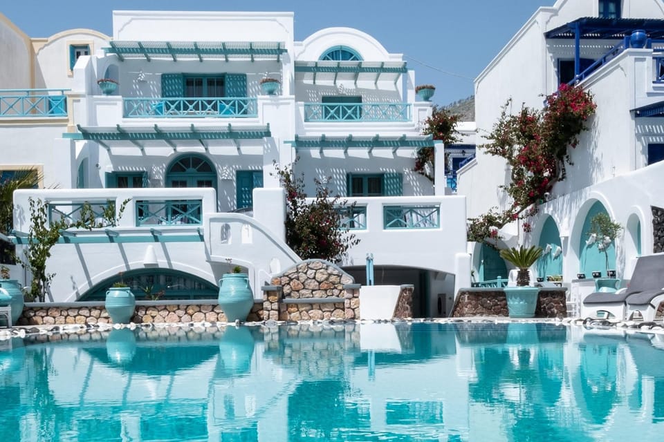 Facade/entrance, Swimming pool