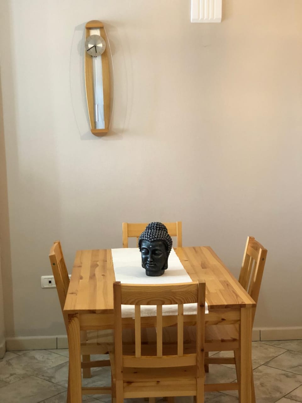 Kitchen or kitchenette, Decorative detail, Seating area