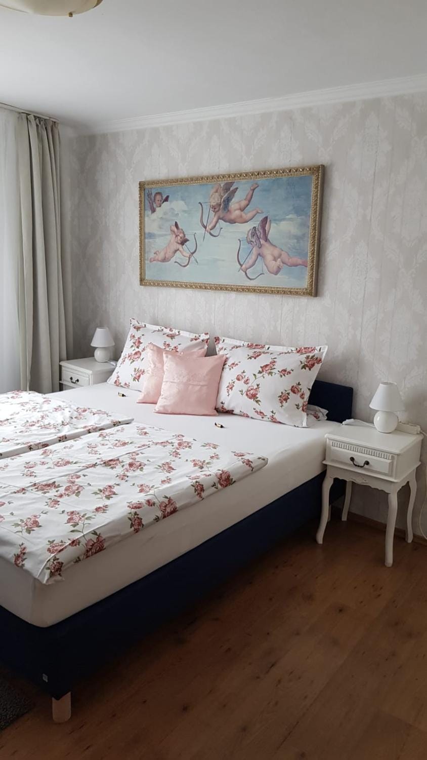 Bed, Photo of the whole room