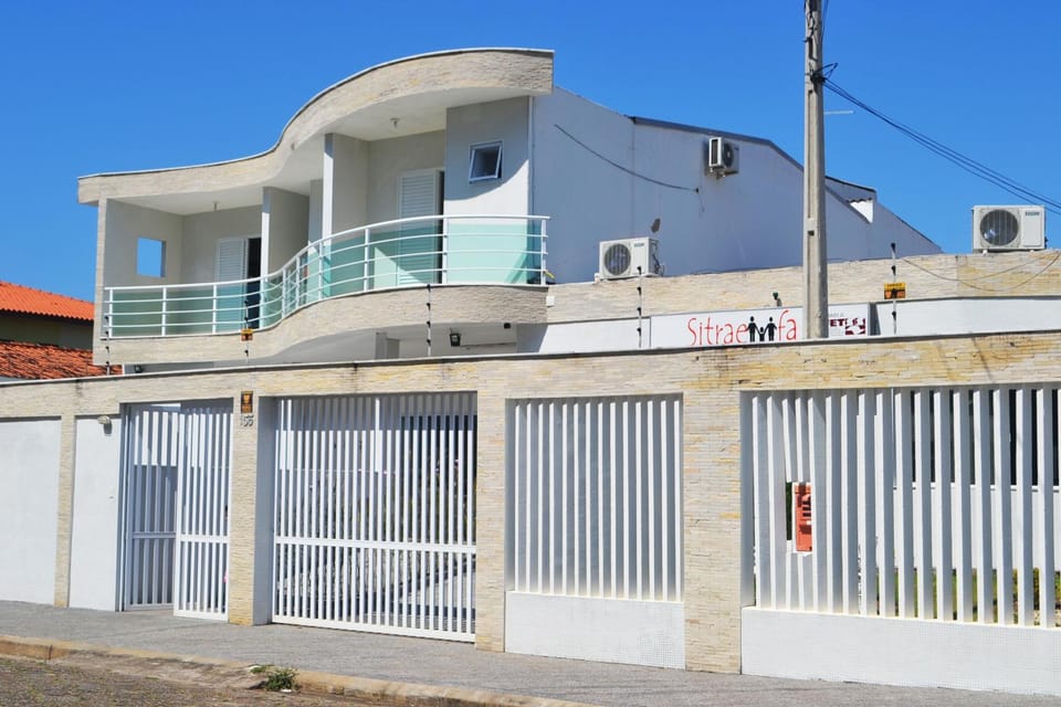 Facade/entrance, Balcony/Terrace