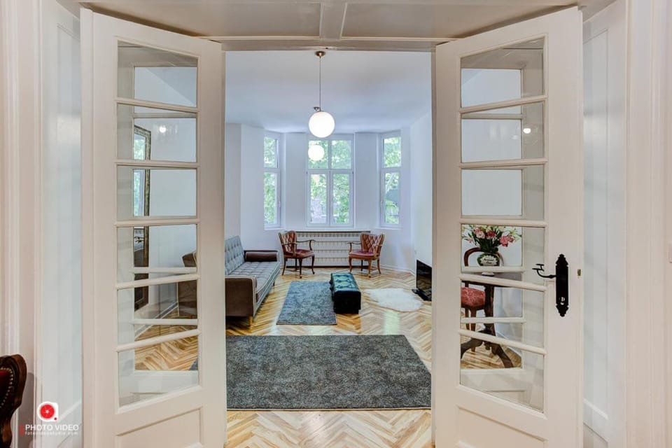 Class Vintage Apartment Apartment in Belgrade