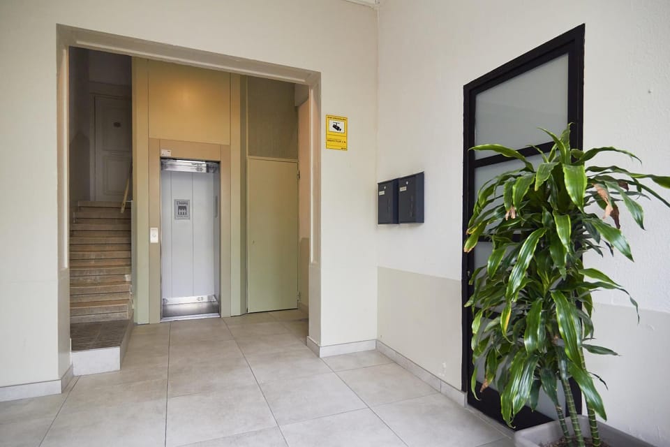 Facade/entrance, Lobby or reception, elevator