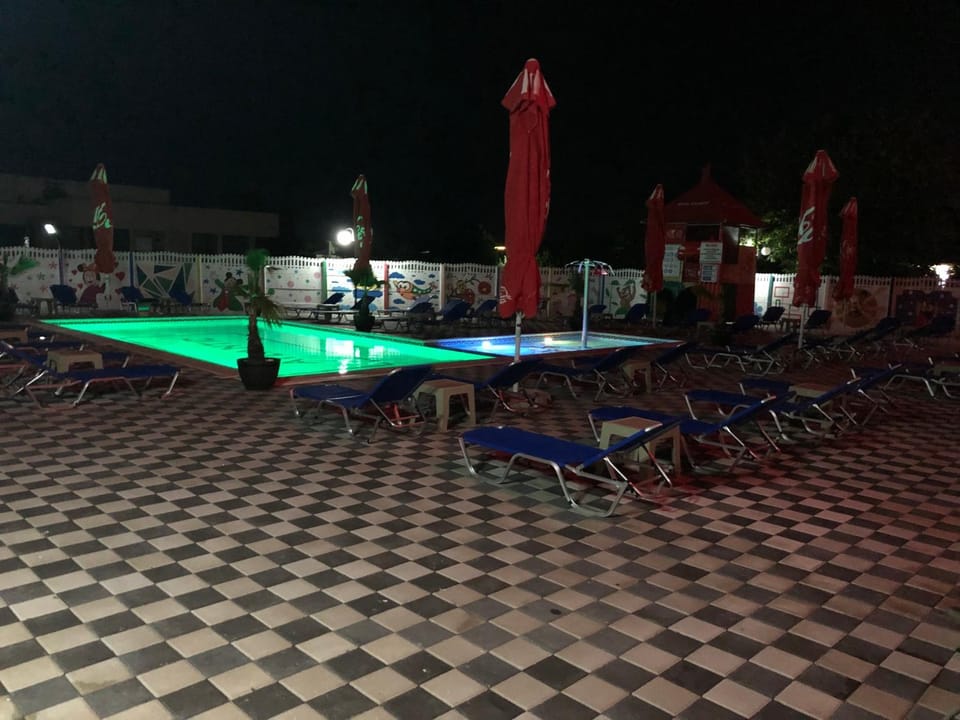 Night, Pool view