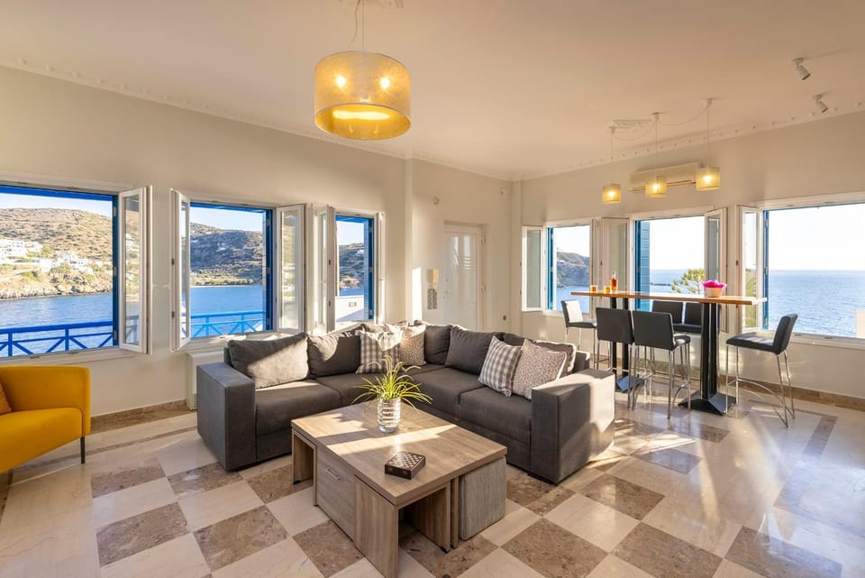 View (from property/room), Living room, Sea view, Family, Family, Family