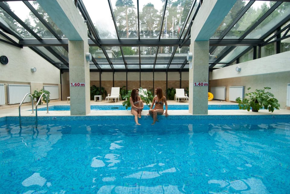 Swimming pool