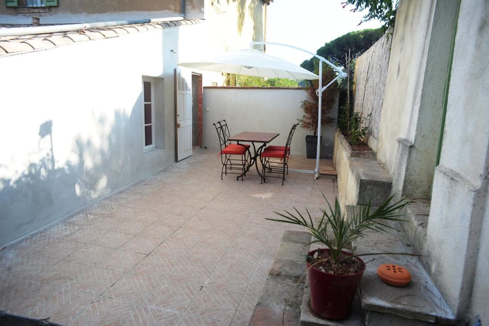 Property building, Balcony/Terrace