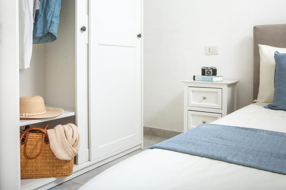 Bedroom, wardrobe