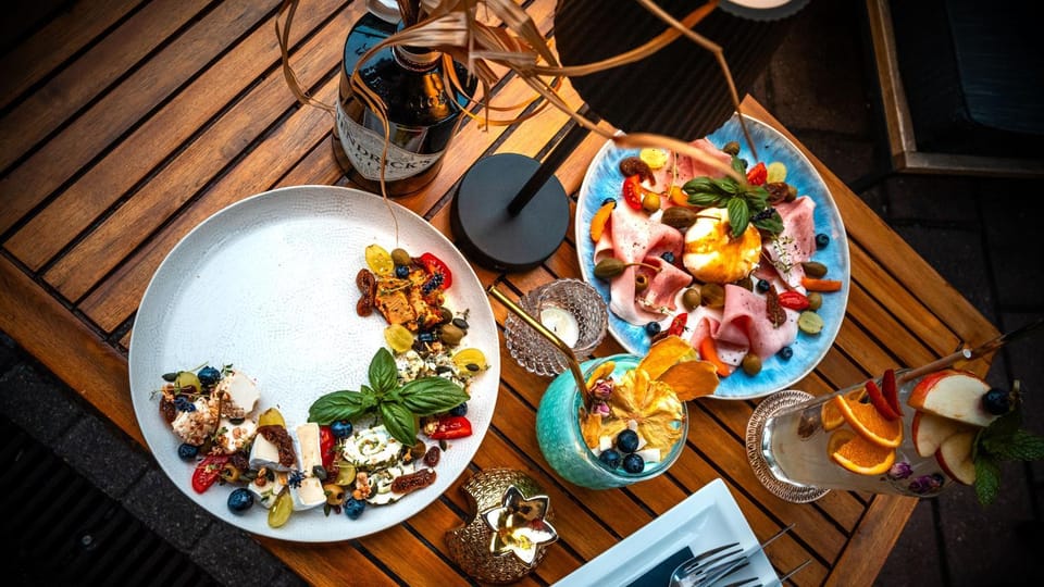 Balcony/Terrace, Lounge or bar, Food, Drinks, Alcoholic drinks