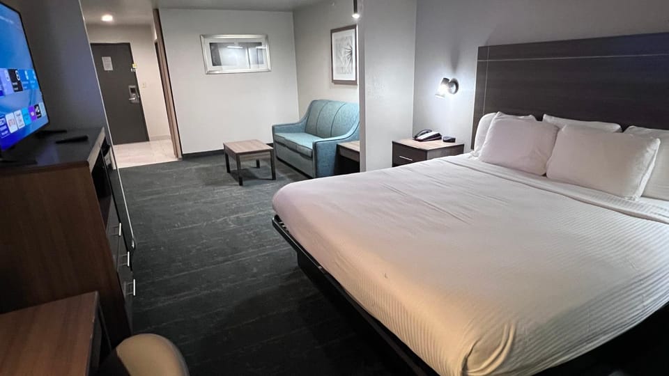 Best Western PLUS Memorial Inn Hotel in Edmond