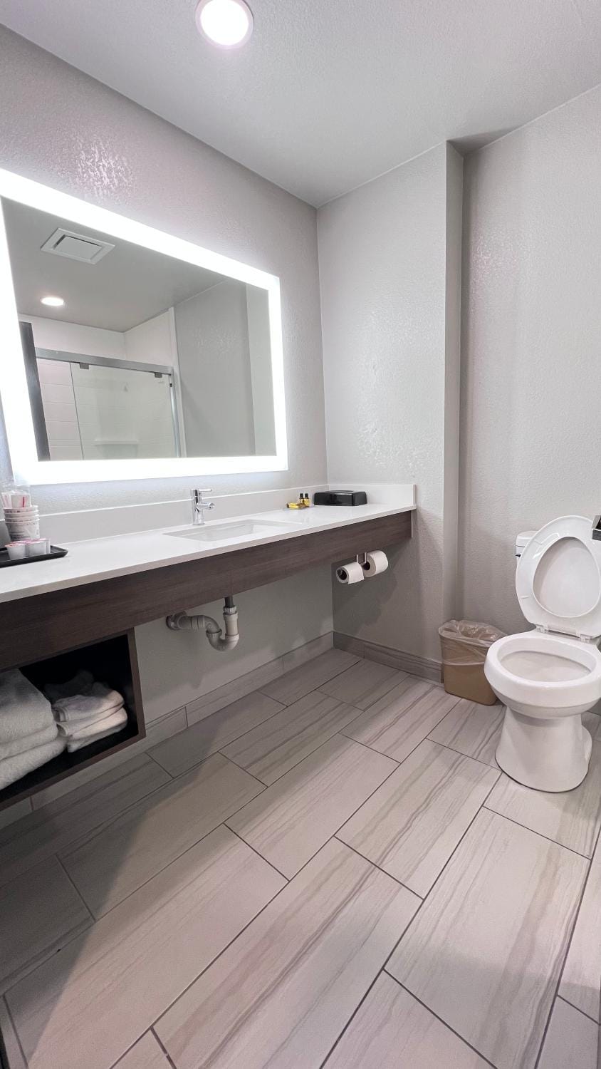 Best Western PLUS Memorial Inn Hotel in Edmond