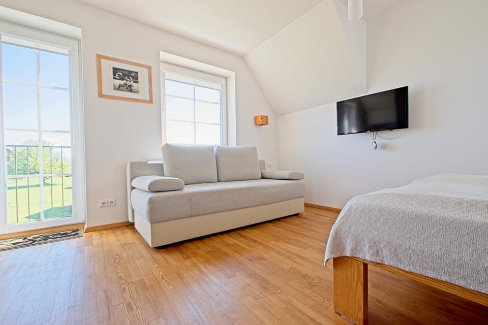 TV and multimedia, Living room, Bedroom