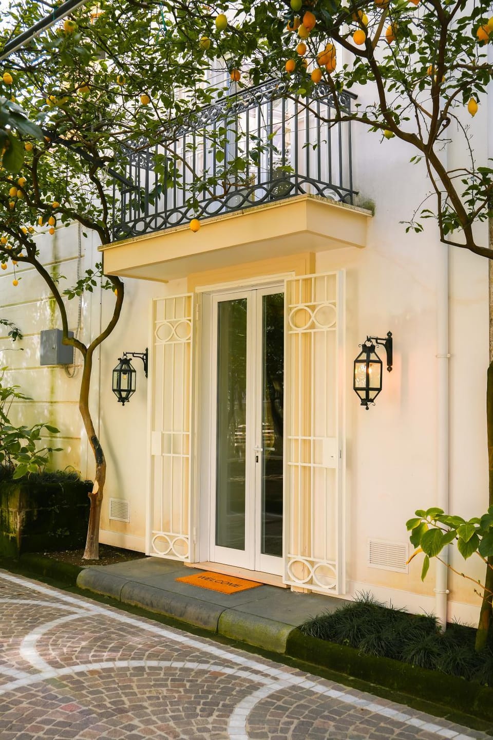 Facade/entrance