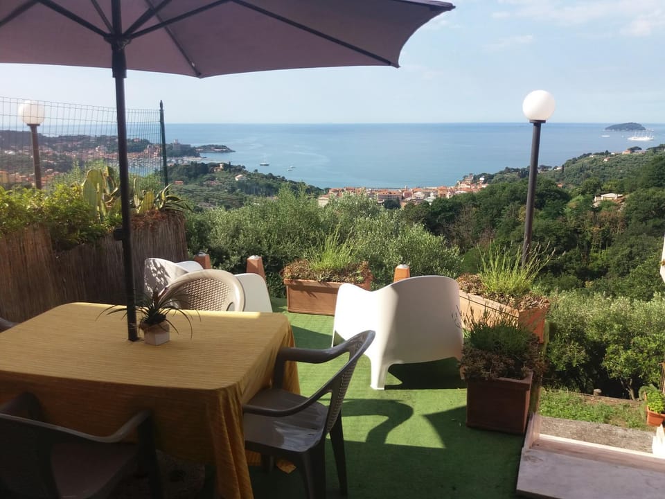 Agave Di Lerici House in Province of Massa and Carrara