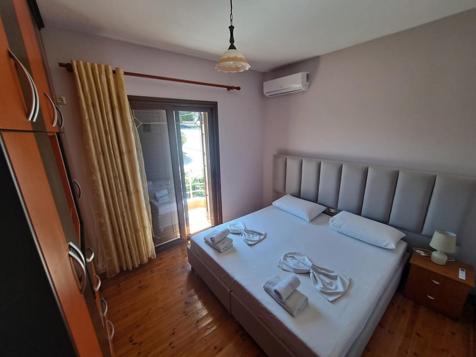 Eglent's tourist house Bed and Breakfast in Sarandë