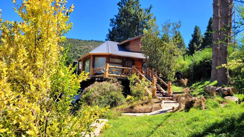 Cabaña Del Árbol House in San Martín de los Andes