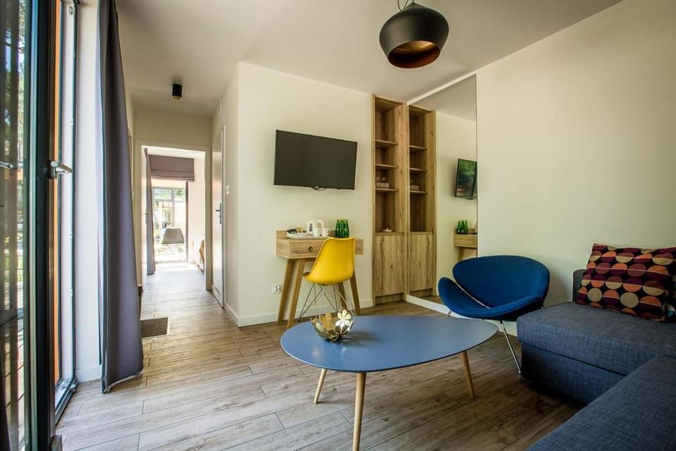 TV and multimedia, Seating area