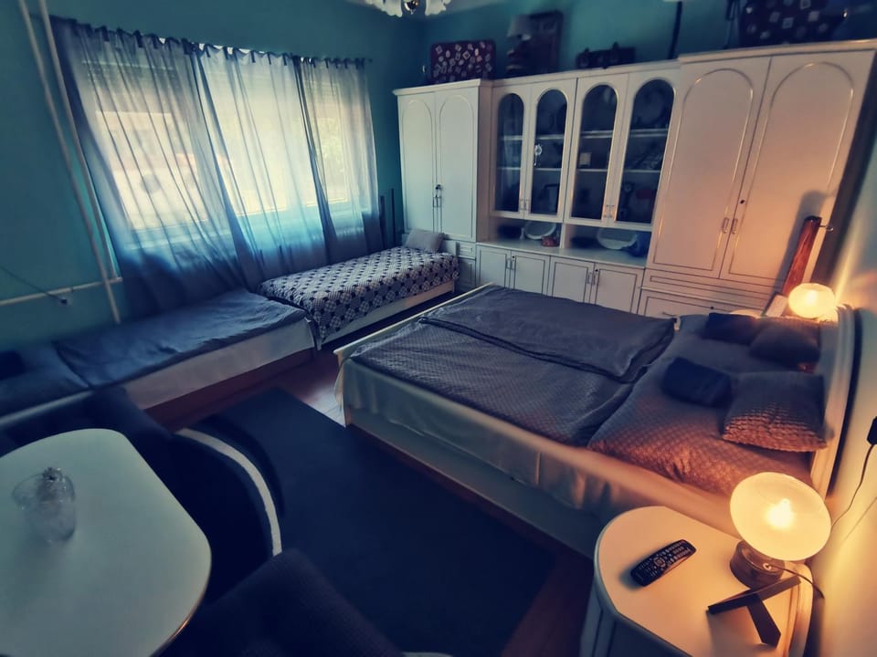 Bed, Bedroom, wardrobe