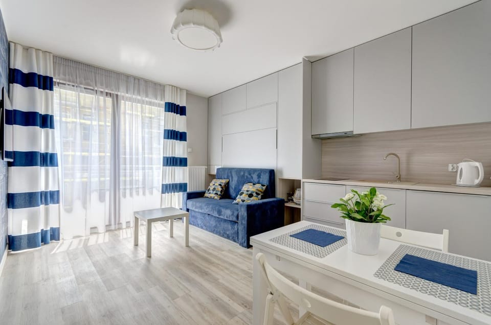 Kitchen or kitchenette, Living room, Seating area