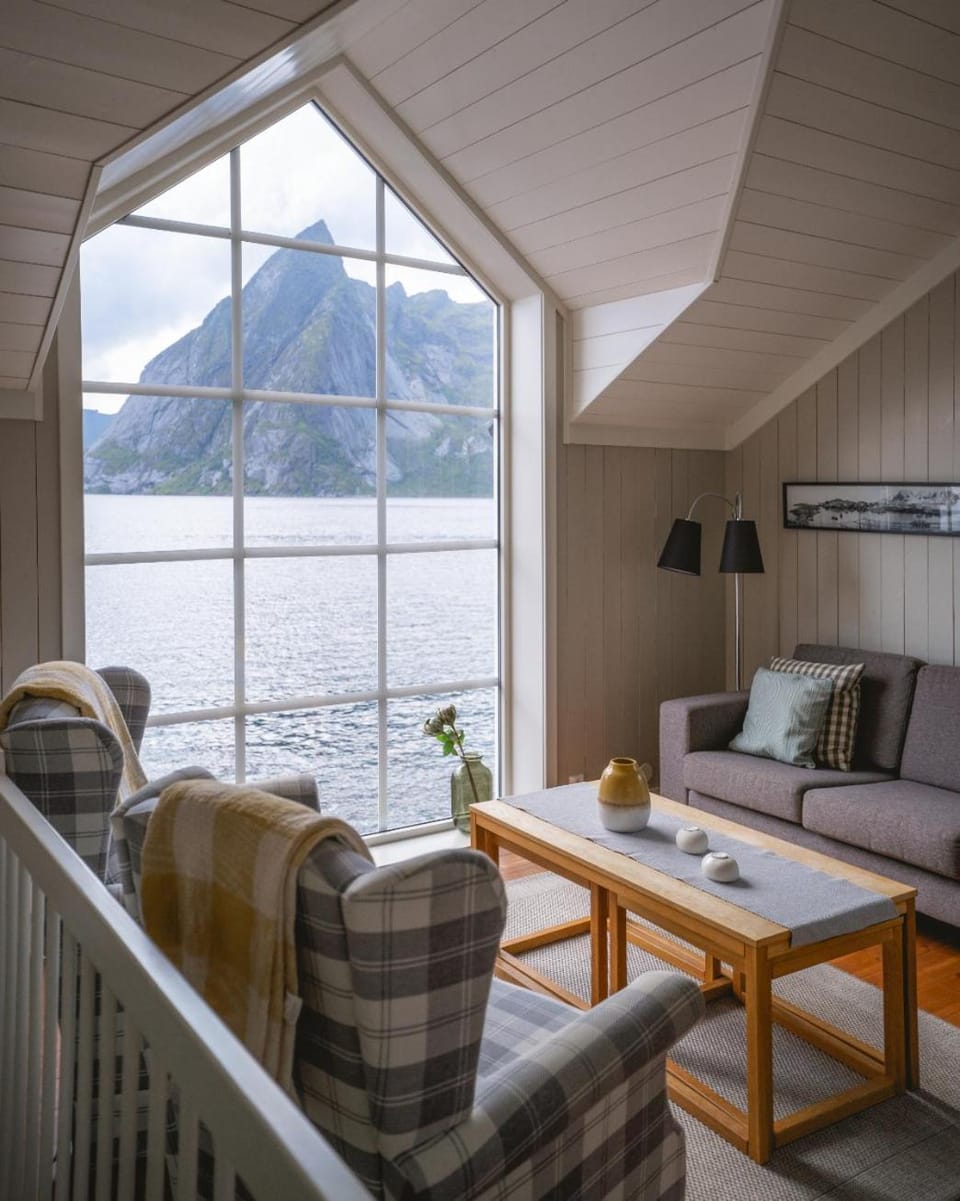 Reinefjorden Sjøhus Apartment in Lofoten