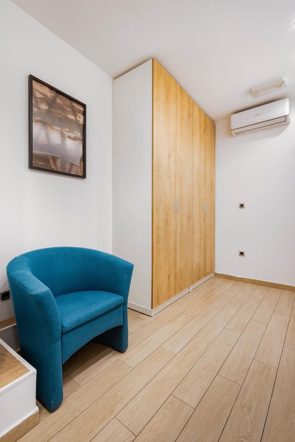 Seating area, wardrobe, air conditioner