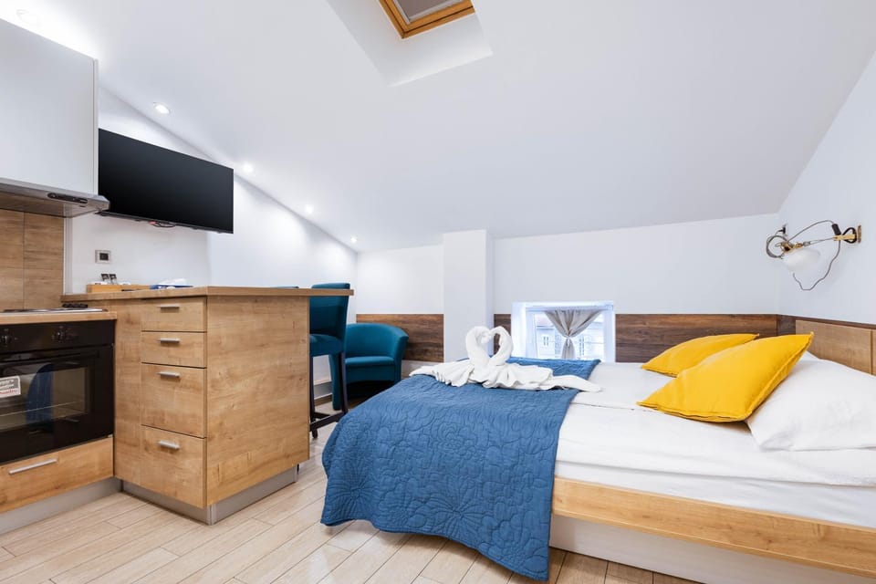 Communal lounge/ TV room, Bed, TV and multimedia, Evening entertainment, Bedroom, towels