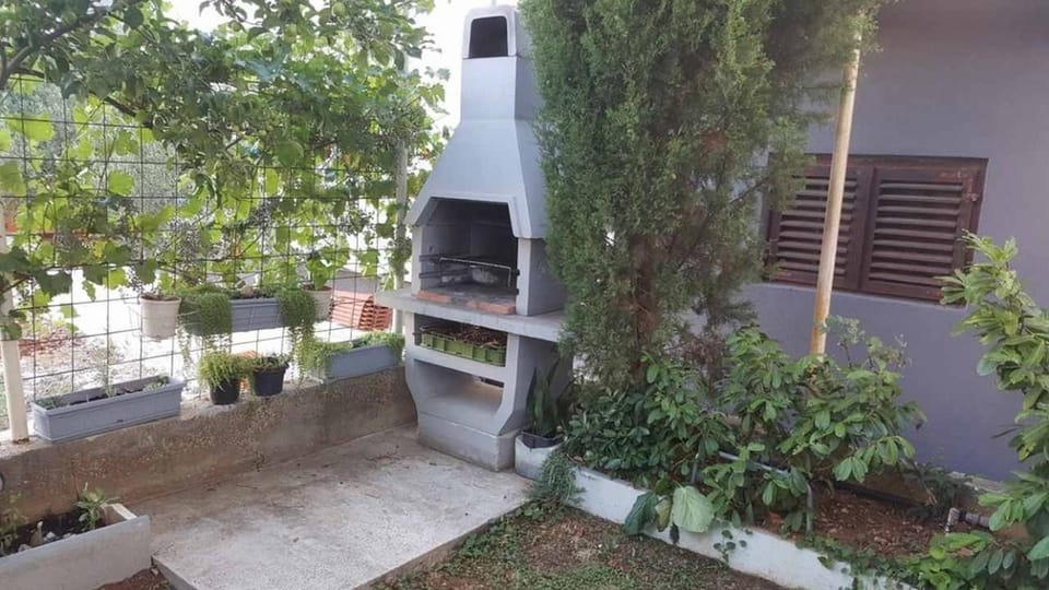 BBQ facilities, BBQ facilities