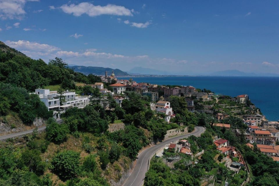 View (from property/room), City view, Landmark view, Mountain view, Sea view, Street view