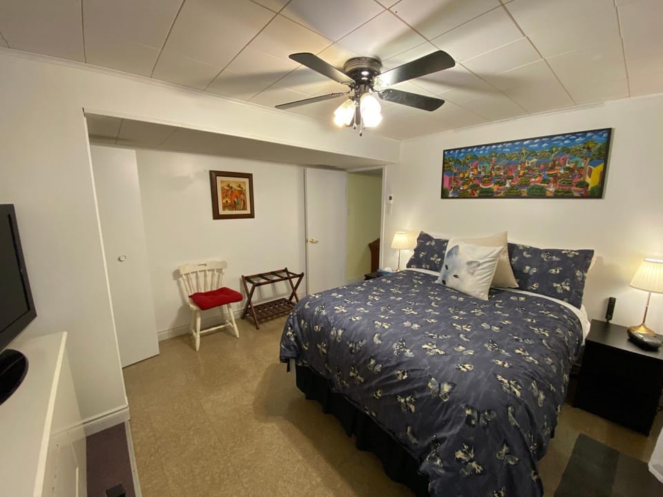 Bed, Photo of the whole room