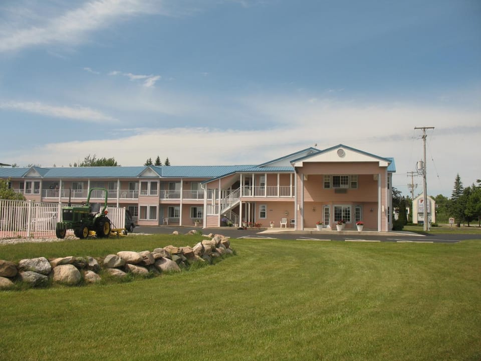 Property building, Natural landscape, Area and facilities