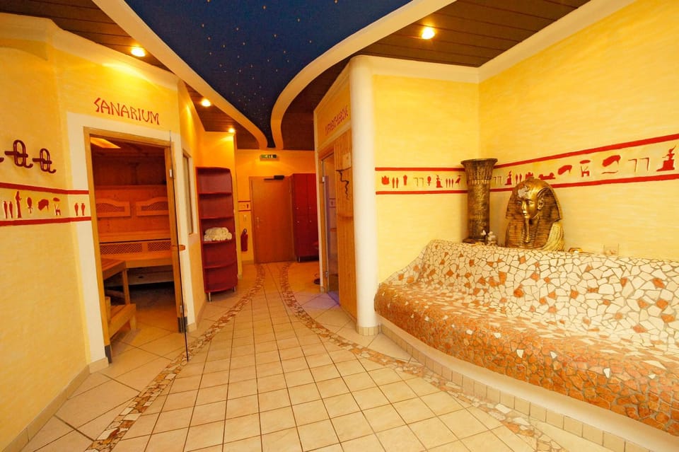 Sauna, Solarium, Spa and wellness centre/facilities