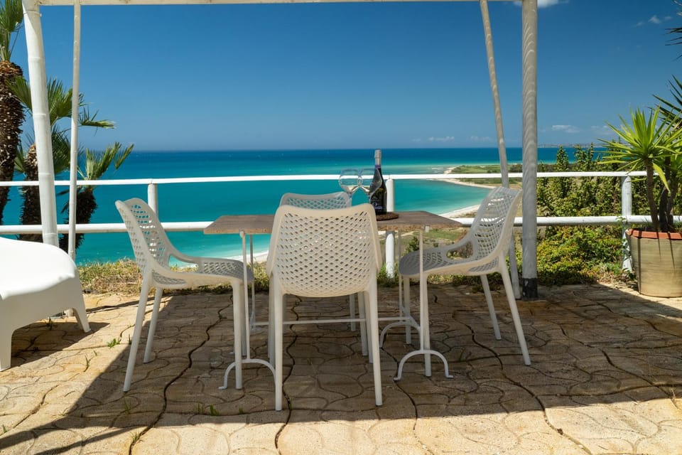 Day, Natural landscape, View (from property/room), Balcony/Terrace, Dining area, Beach, Sea view