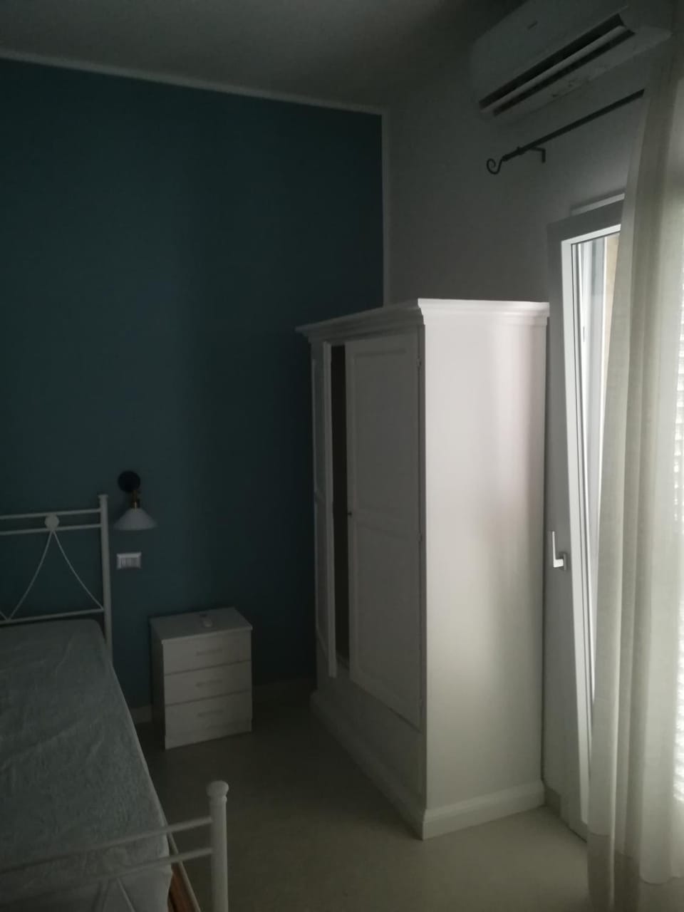 Bed, wardrobe