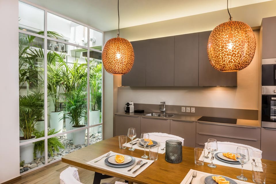 Coffee/tea facilities, Kitchen or kitchenette, Dining area