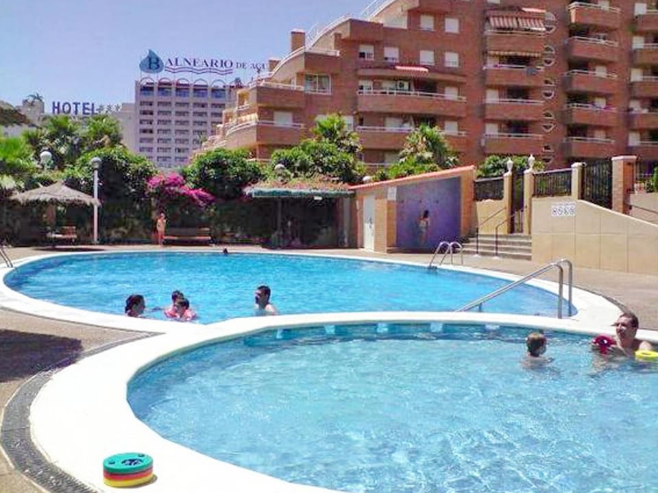 Off site, Day, Pool view, Swimming pool, children