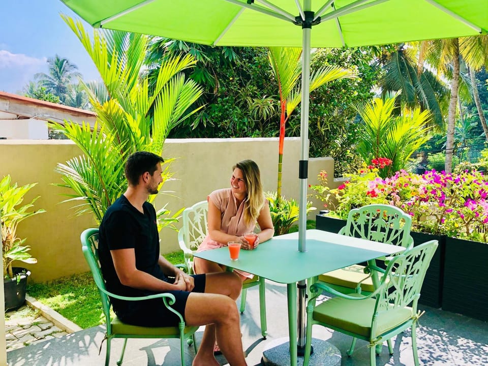 Patio, People, Guests, Area and facilities, Drinks