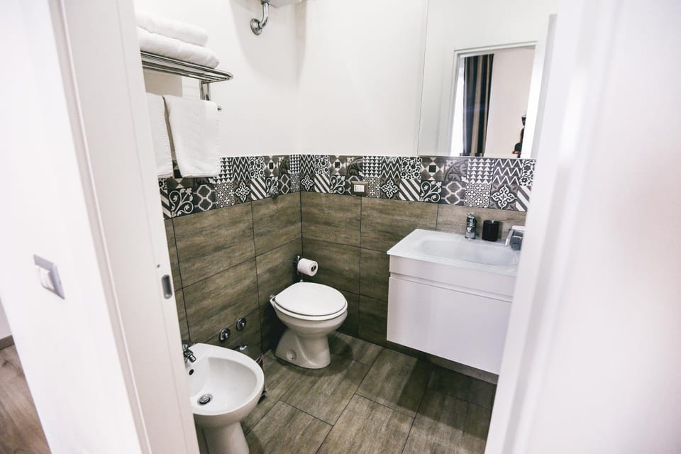 Toilet, Bathroom