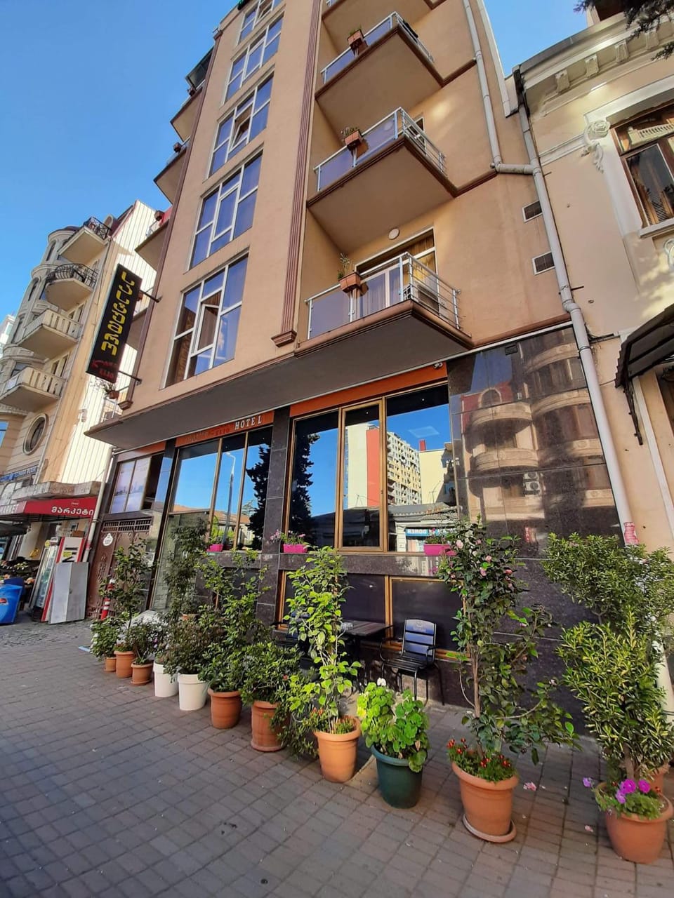 Property building, Facade/entrance
