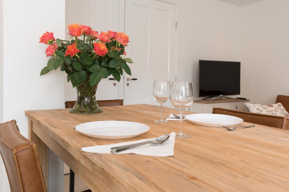 TV and multimedia, Dining area