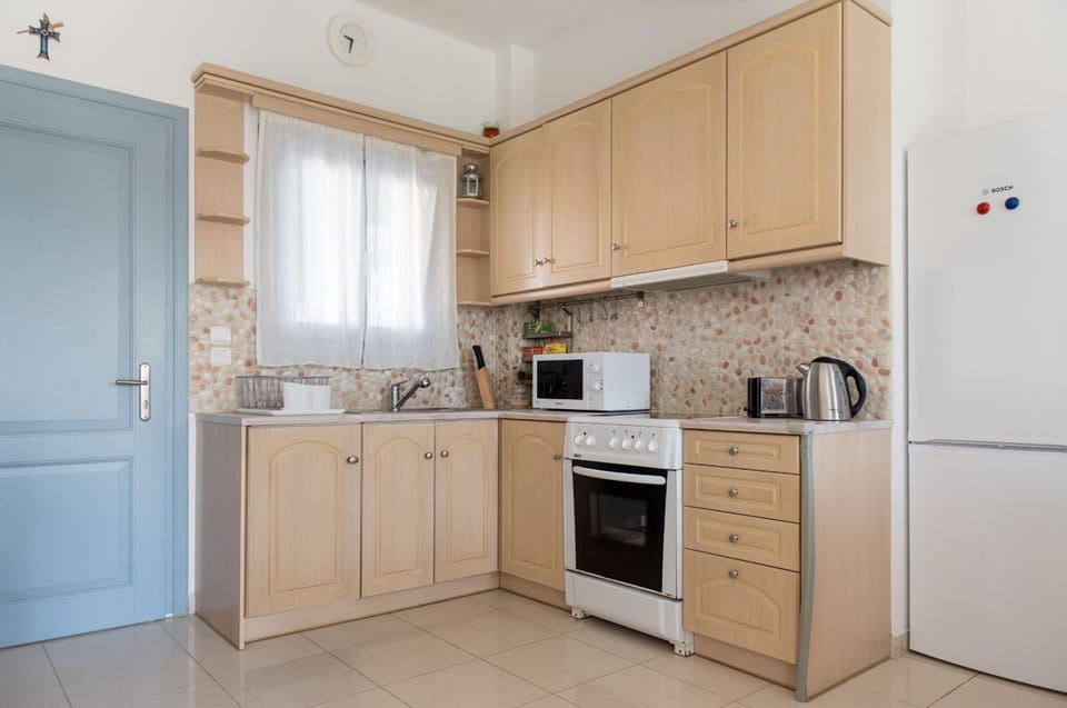 Coffee/tea facilities, Kitchen or kitchenette, dishwasher, oven, toaster
