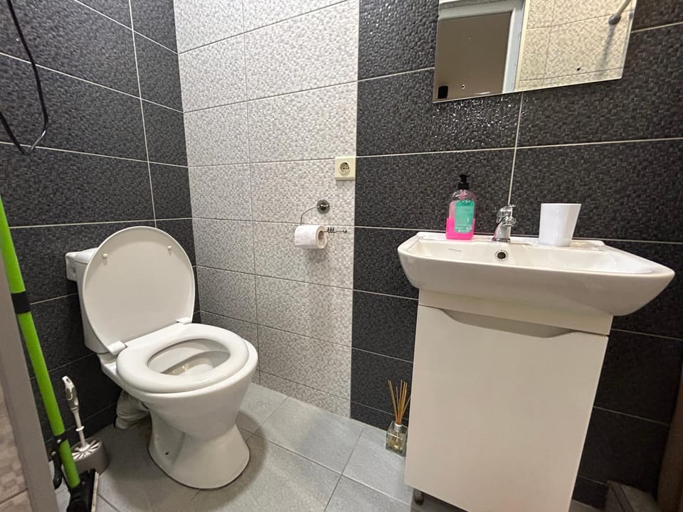 Toilet, Bathroom