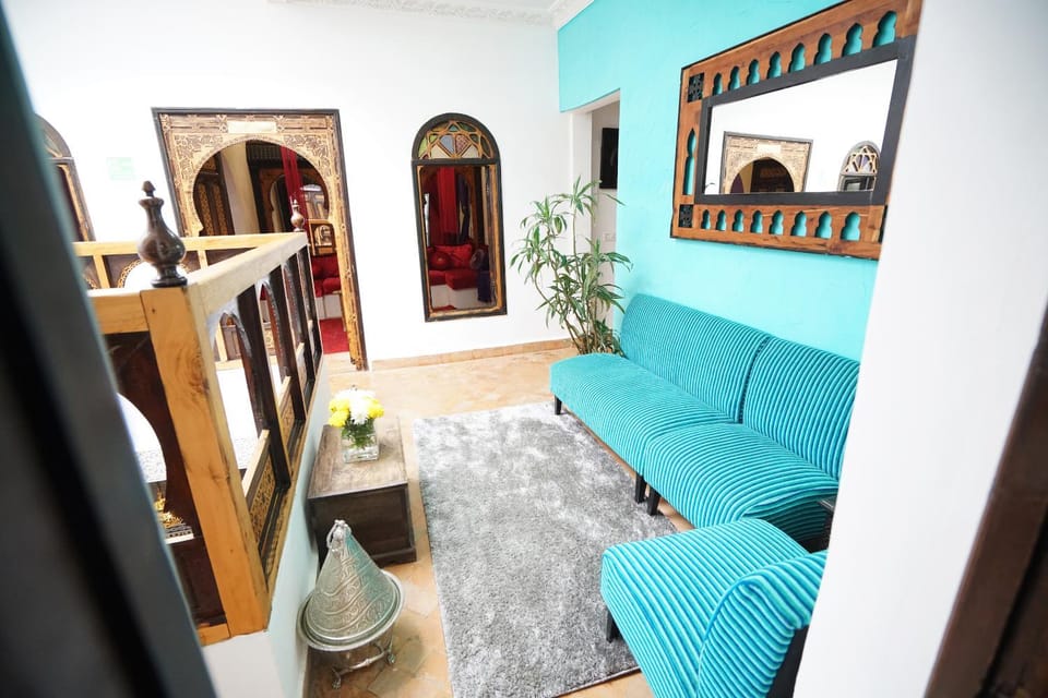 Communal lounge/ TV room
