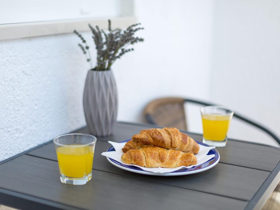 Balcony/Terrace, Seating area, Food