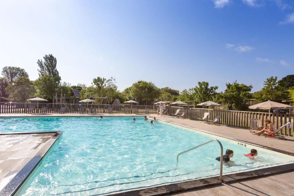 Swimming pool, Swimming pool, sunbed