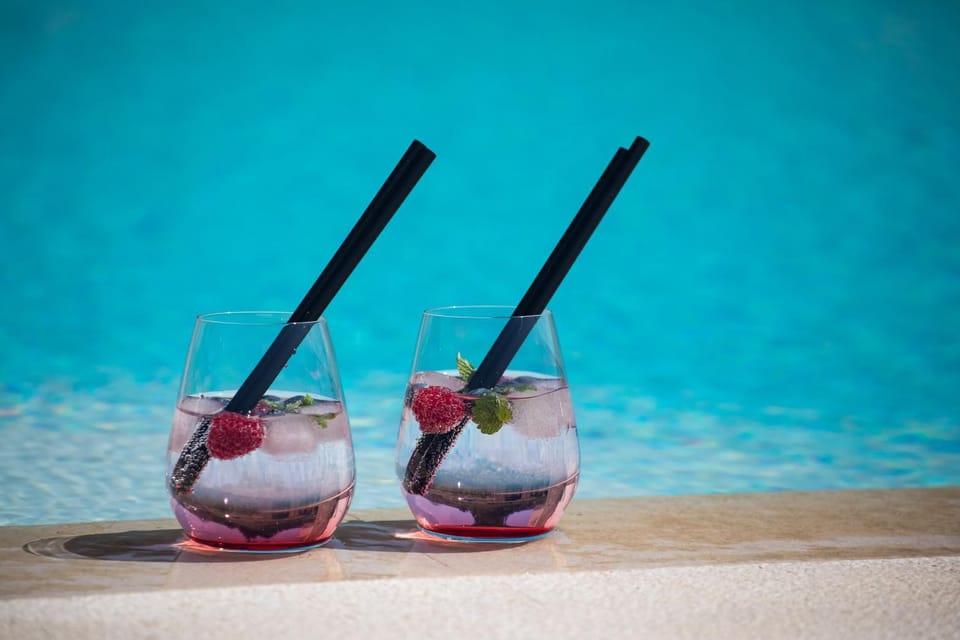 Swimming pool, Drinks