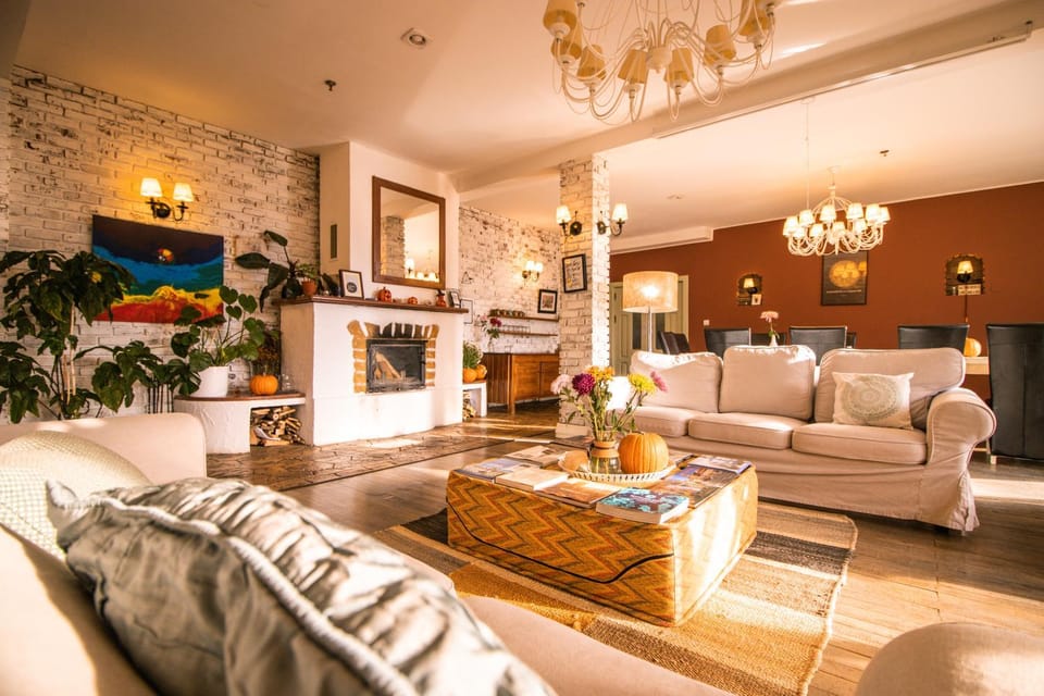 Communal lounge/ TV room, Living room, Seating area