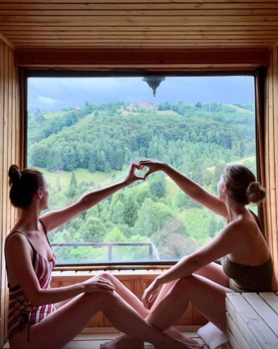 Natural landscape, Hot Tub, Sauna, View (from property/room), Mountain view, Sunrise, Sunset, group of guests, VIP